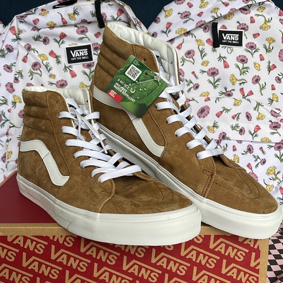 Vans Men’s Sk8-Hi
Pig Suede Tobacco Brown
VN0005U9TBN
Sneakers - Picture 5 of 16